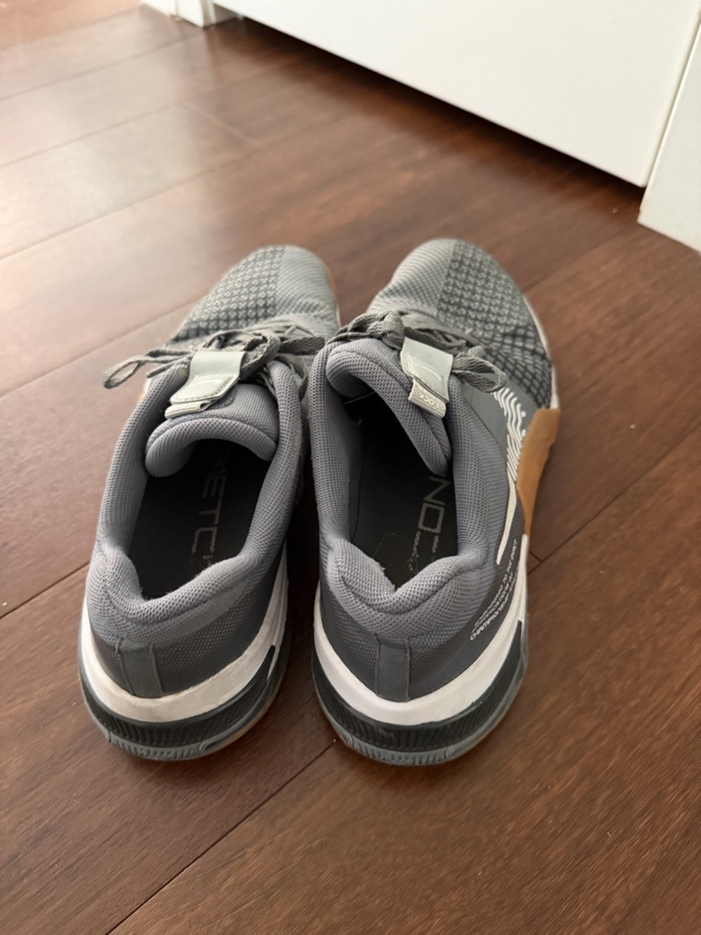 Nike Men's Gray and Tan Athletic Running Shoes